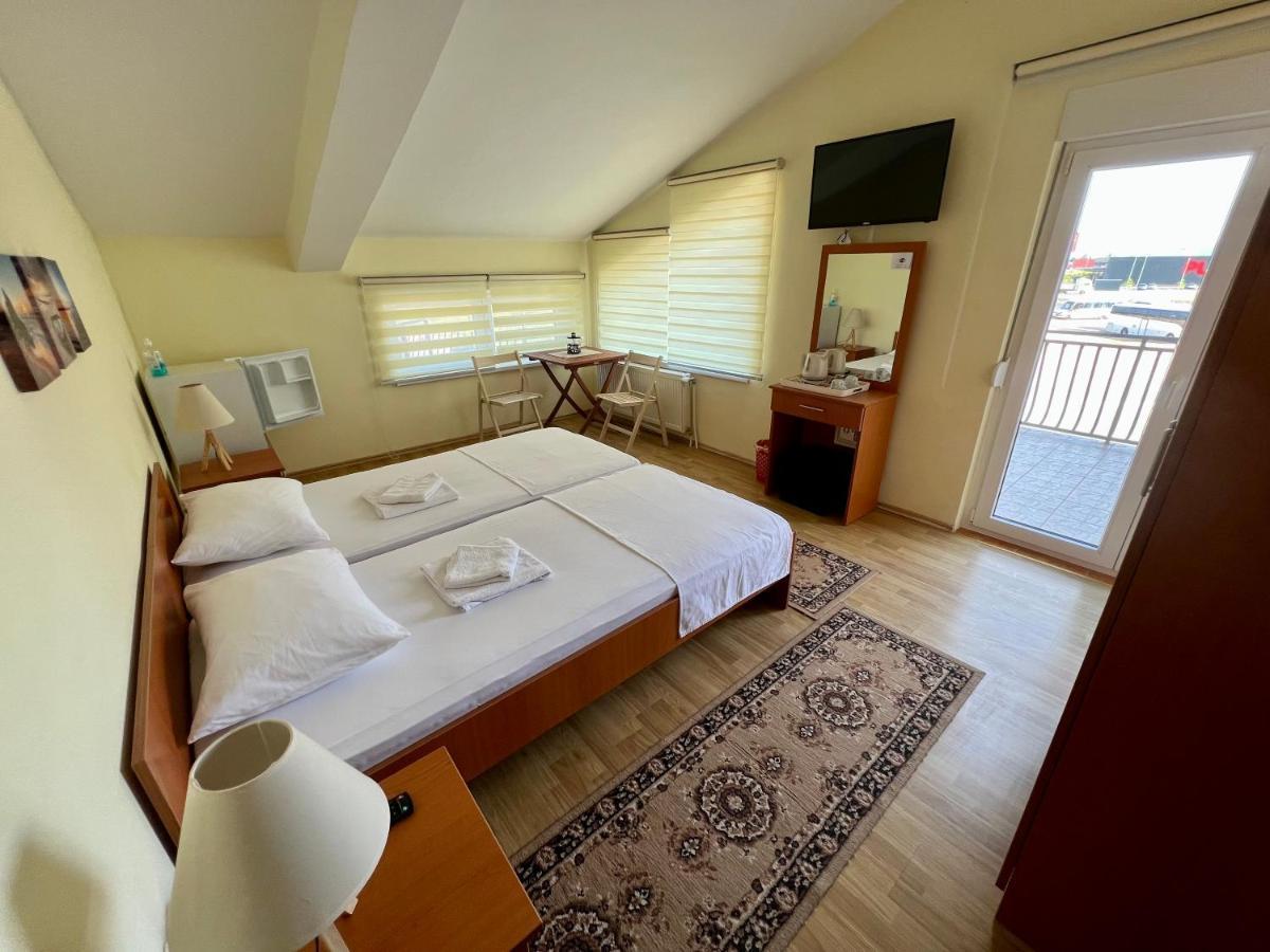 Rooms Salvia بلوتشي المظهر الخارجي الصورة