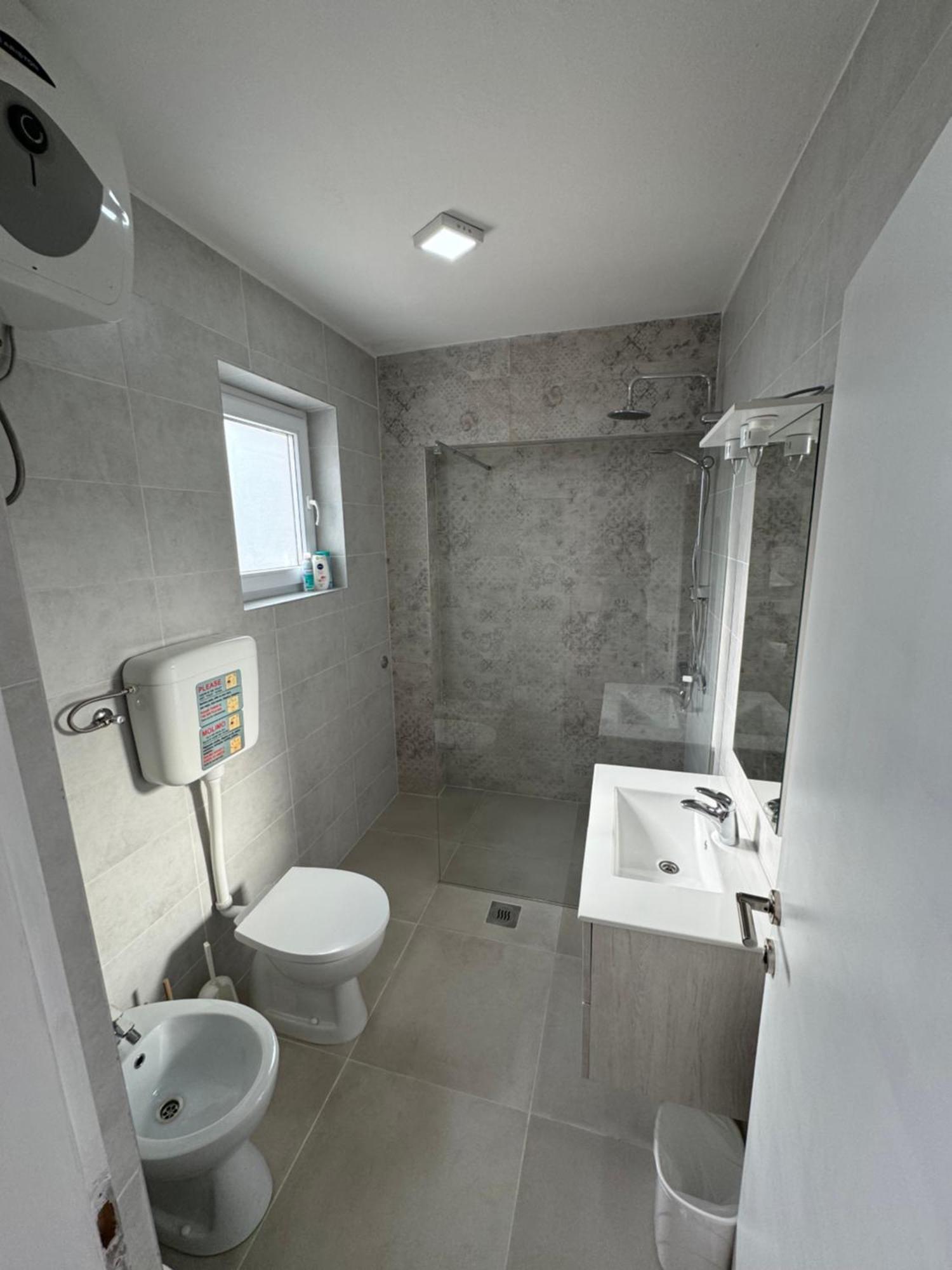 Rooms Salvia بلوتشي المظهر الخارجي الصورة