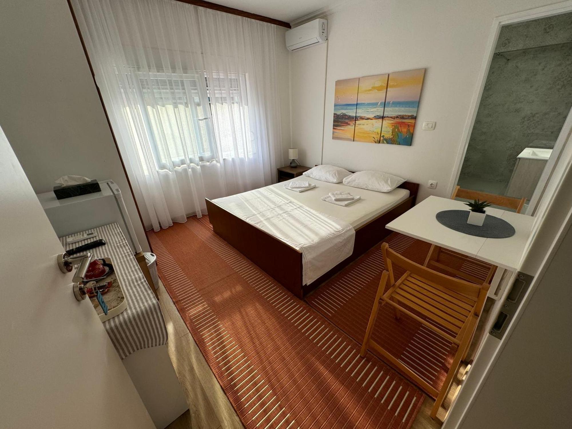 Rooms Salvia بلوتشي المظهر الخارجي الصورة